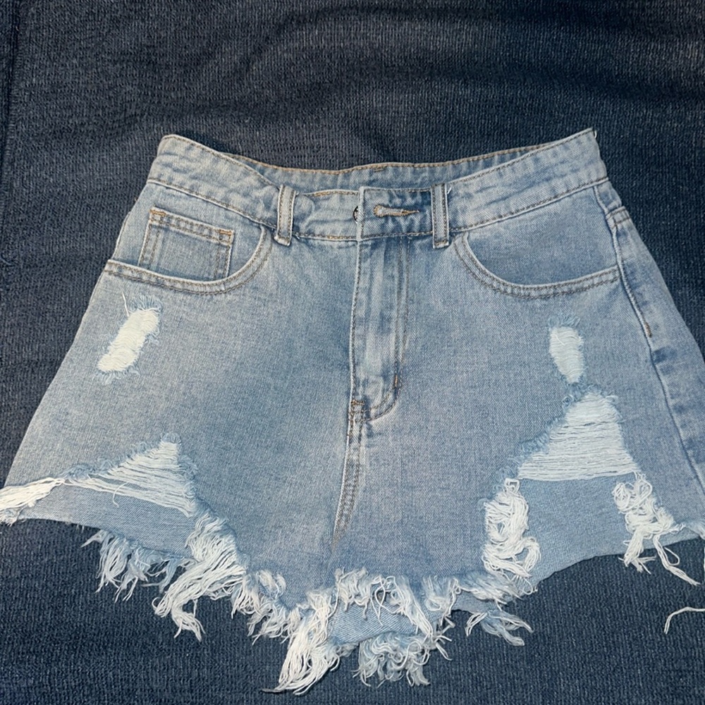 Ripped high waisted shorts